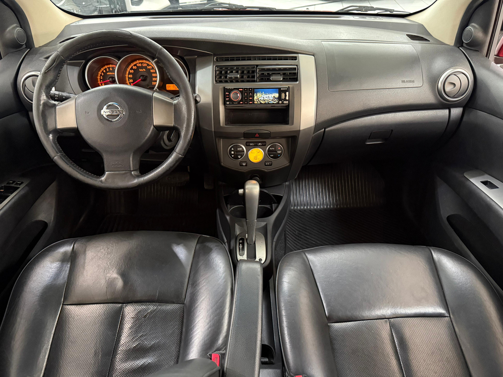 Nissan Grand Livina Vermelho