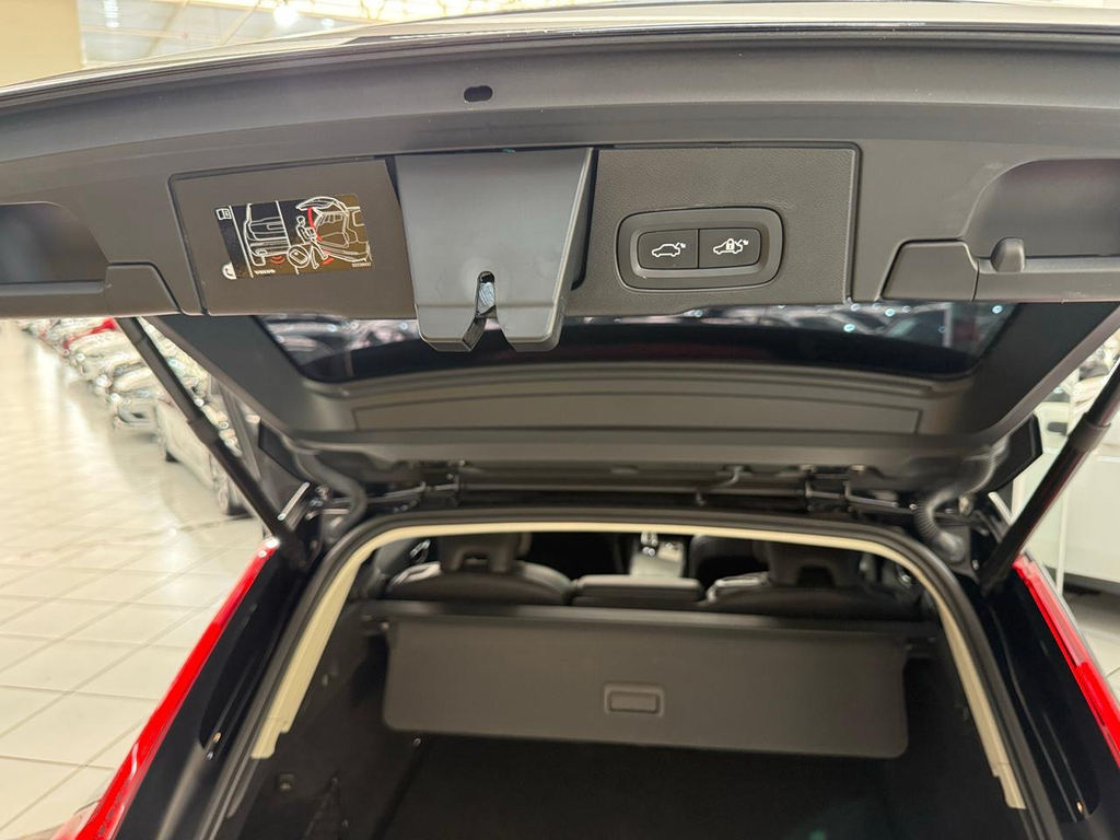 Volvo XC60 Preto