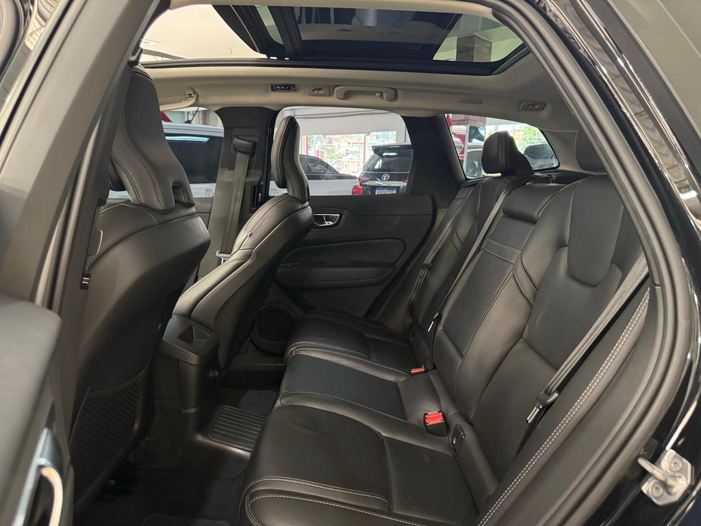 Volvo XC60 Preto