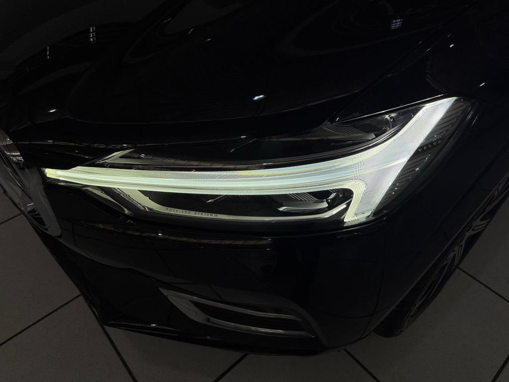 Volvo XC60 Preto