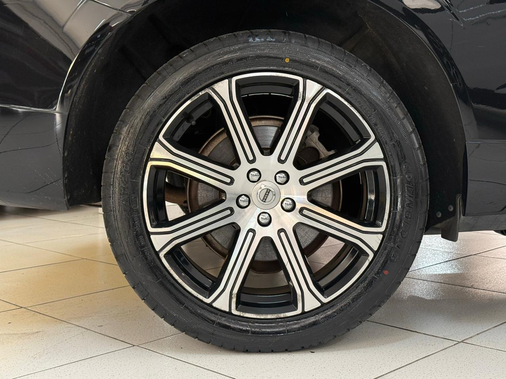 Volvo XC60 Preto