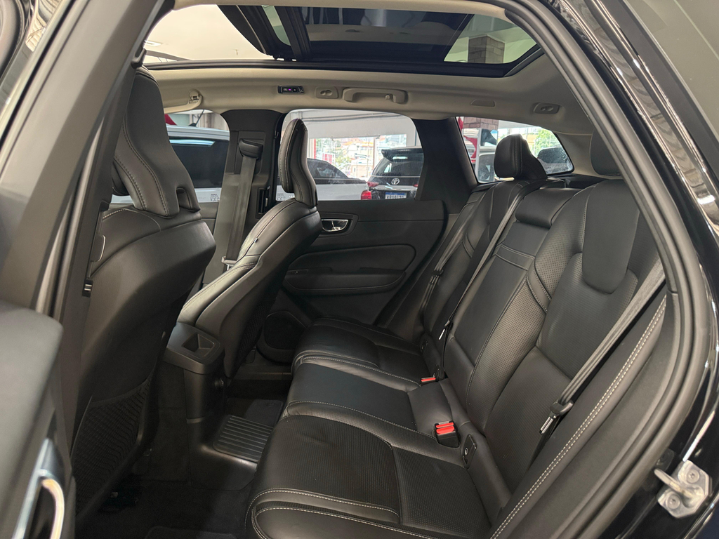Volvo XC60 Preto