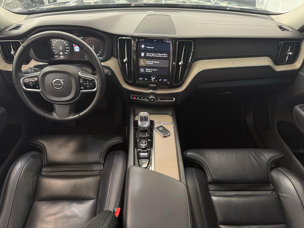Volvo XC60 Preto