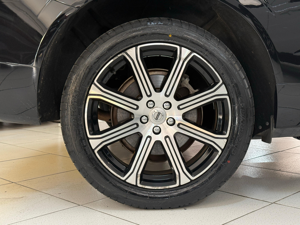 Volvo XC60 Preto