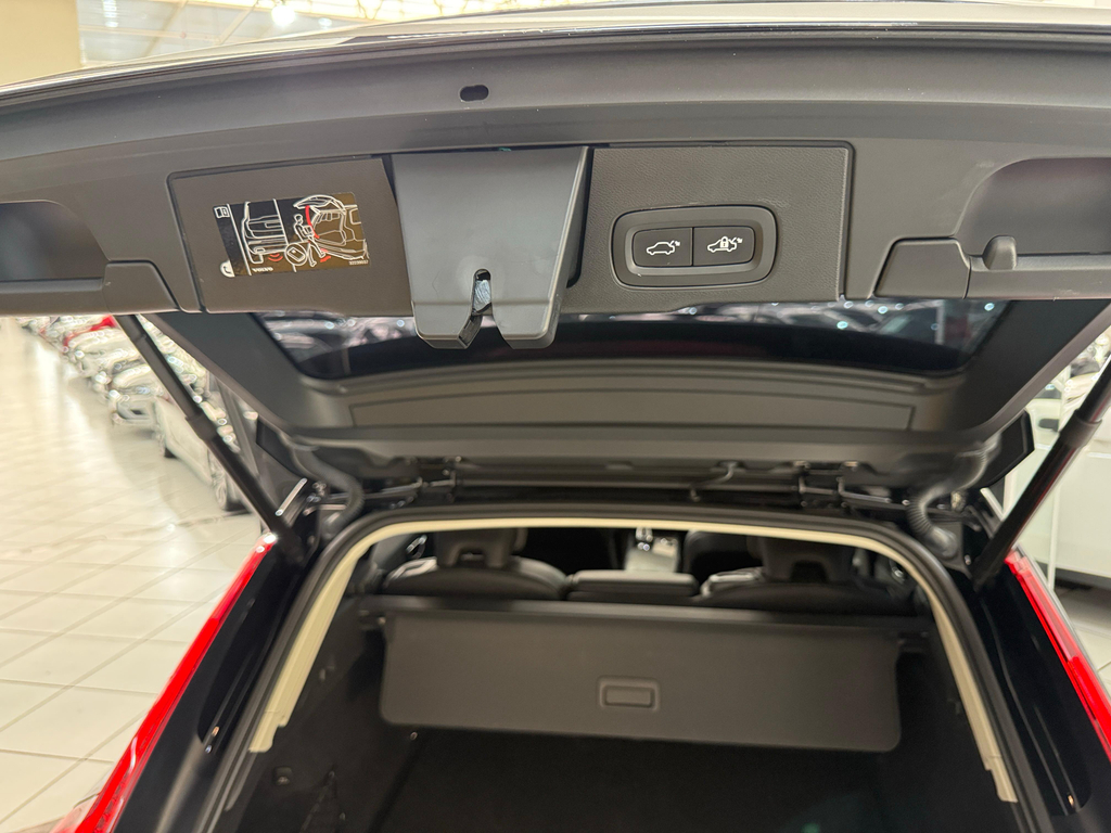 Volvo XC60 Preto