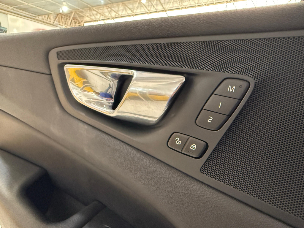 Volvo XC60 Preto