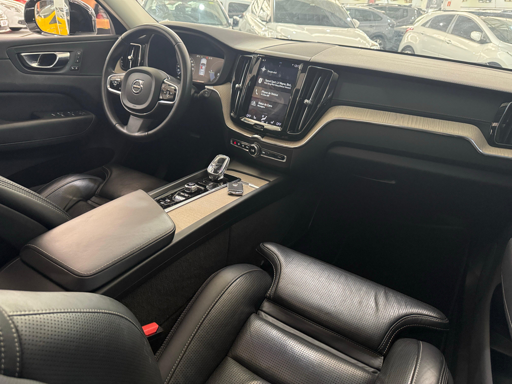 Volvo XC60 Preto