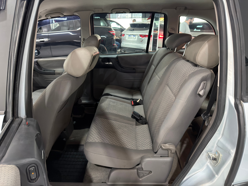 Chevrolet Zafira Prata