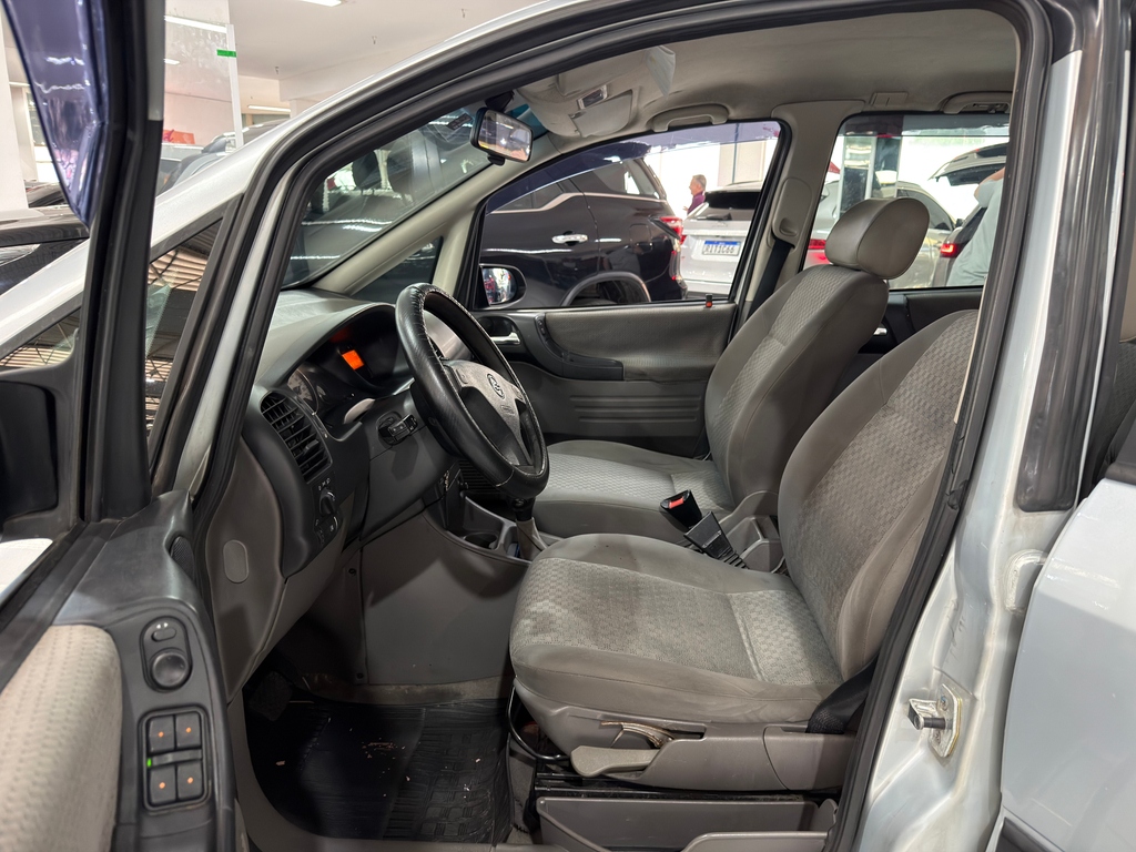 Chevrolet Zafira Prata
