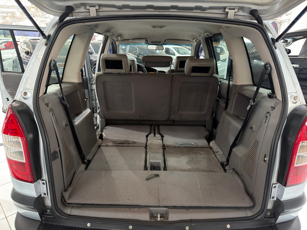 Chevrolet Zafira Prata