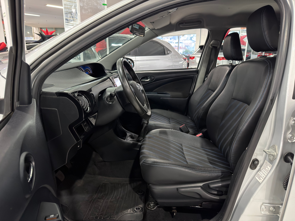Toyota ETIOS Prata