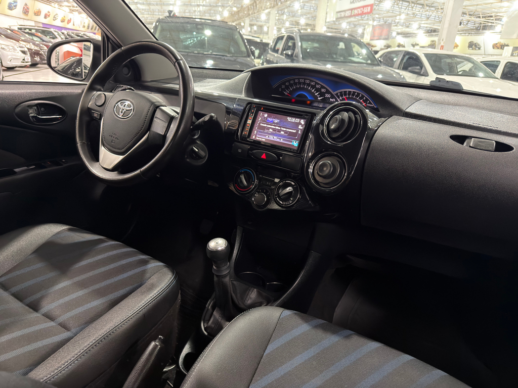 Toyota ETIOS Prata
