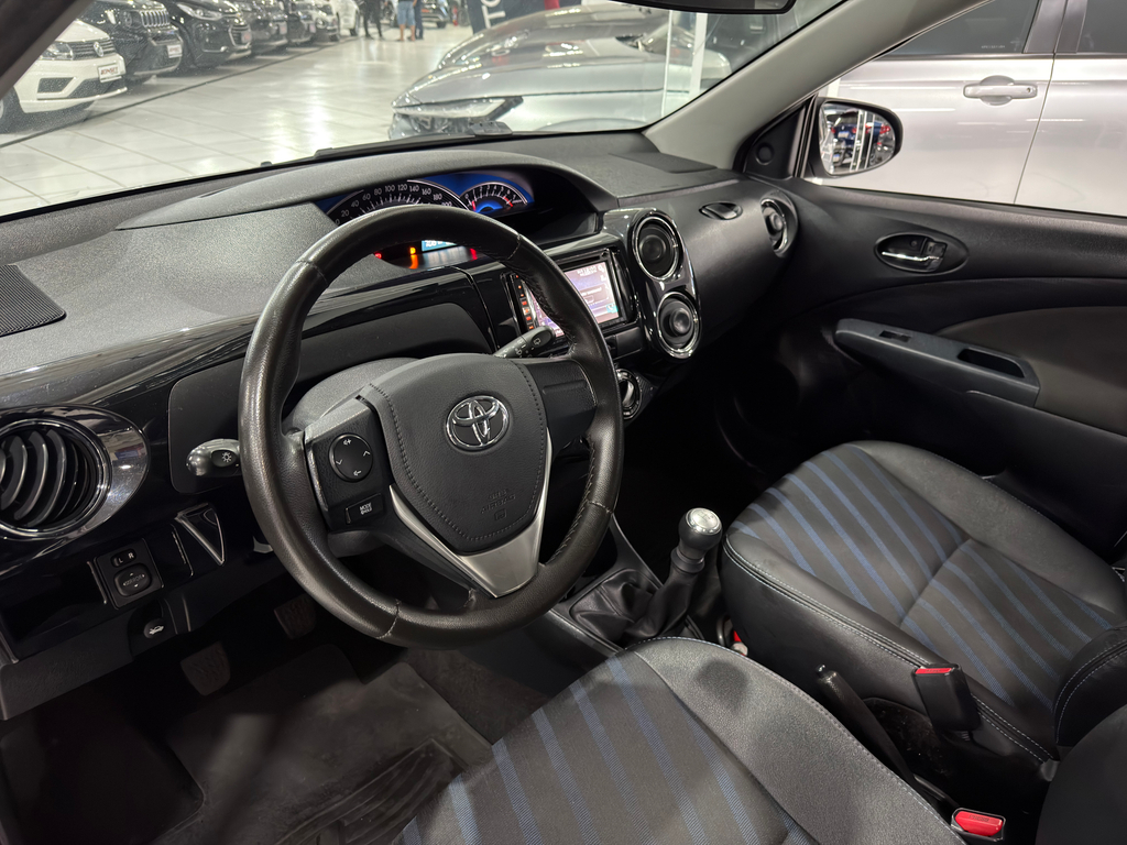 Toyota ETIOS Prata