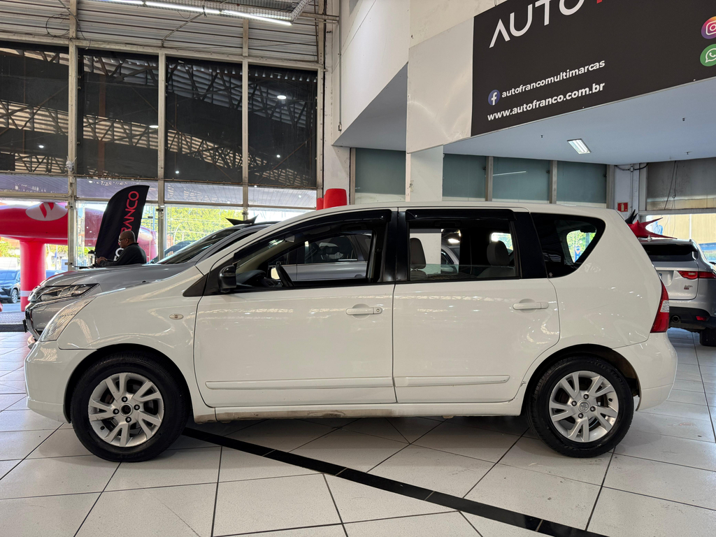 Nissan Livina Branco