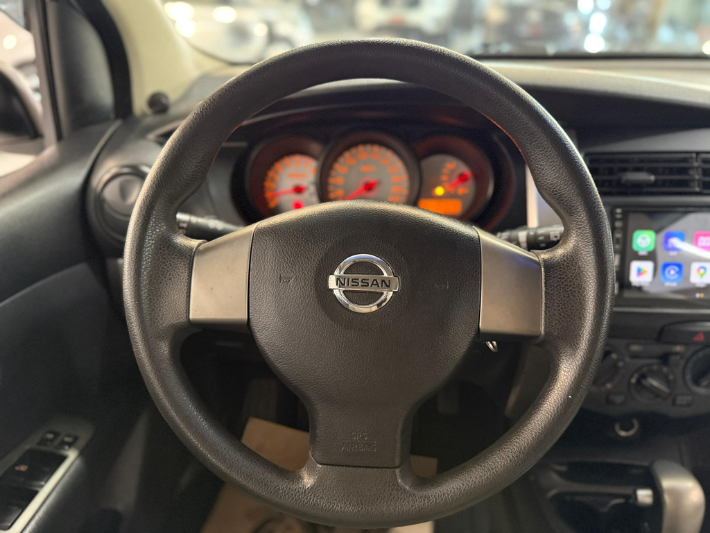 Nissan Livina Branco