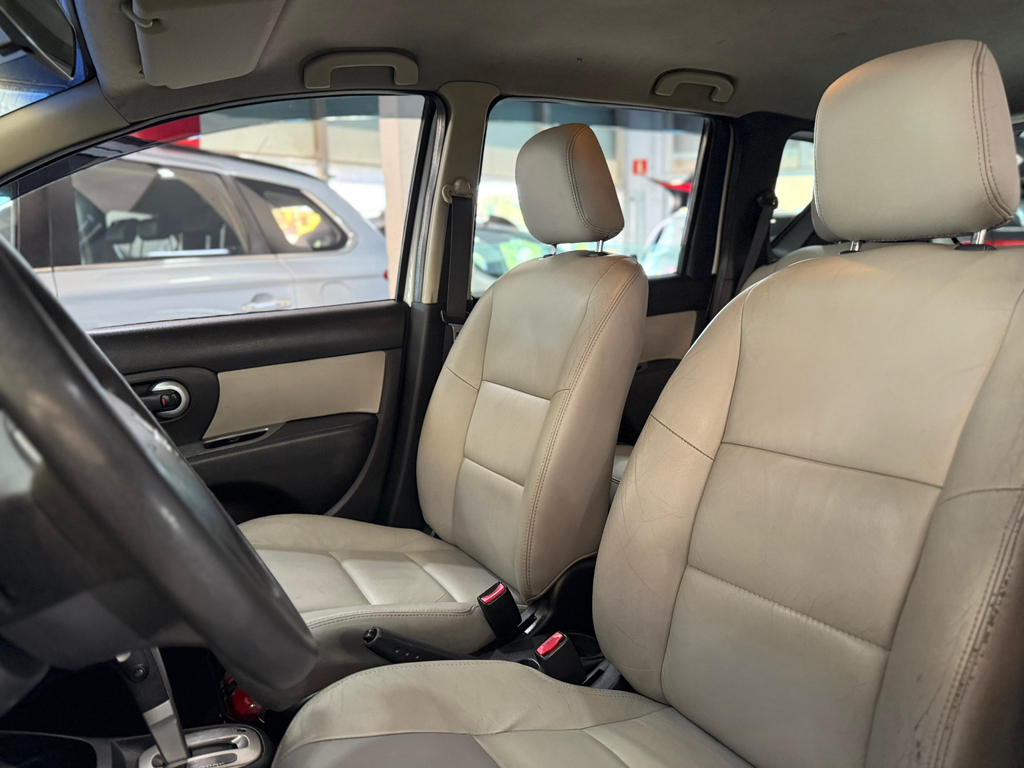 Nissan Livina Branco