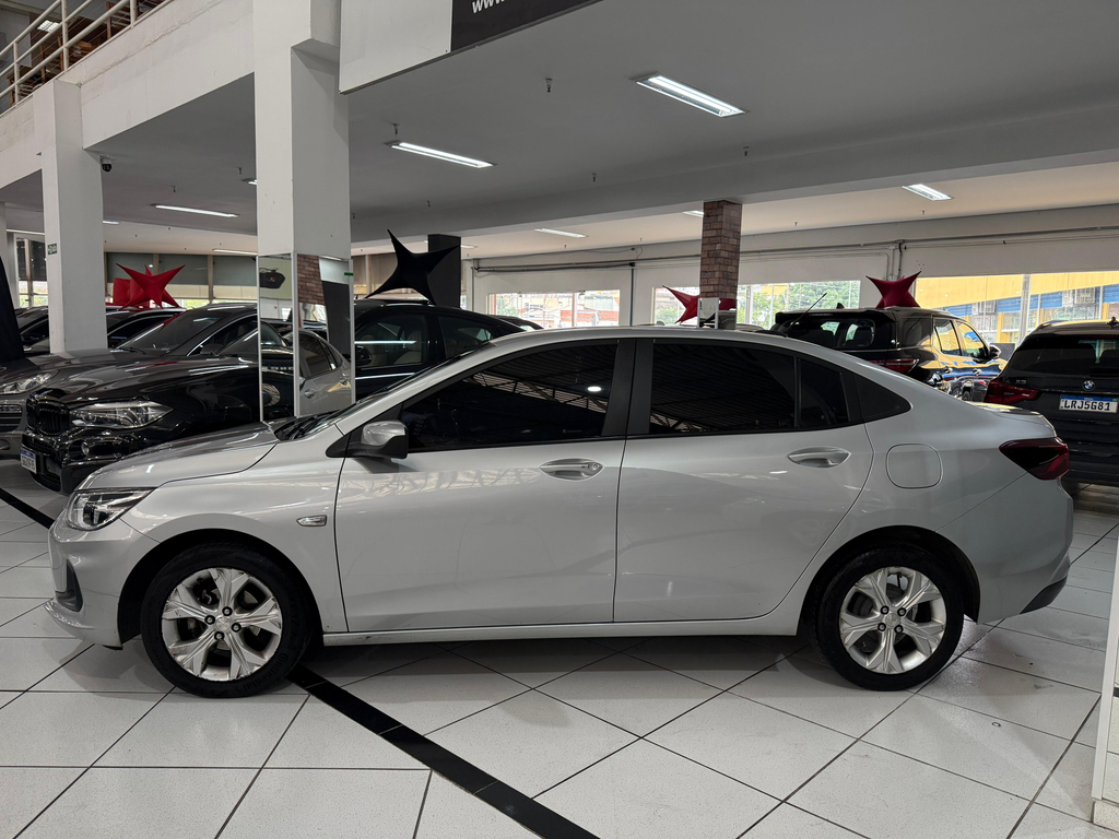 Chevrolet Onix Sedan Prata