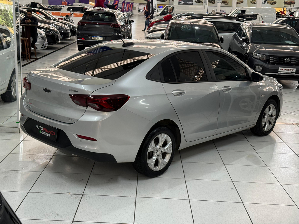 Chevrolet Onix Sedan Prata