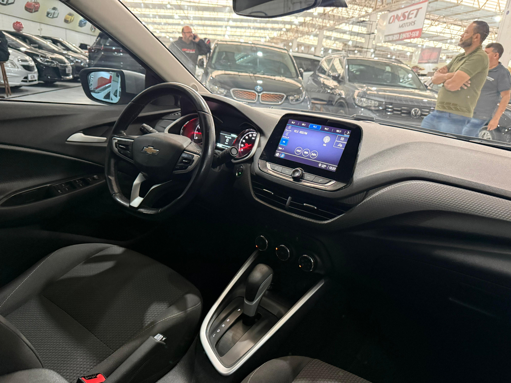 Chevrolet Onix Sedan Prata