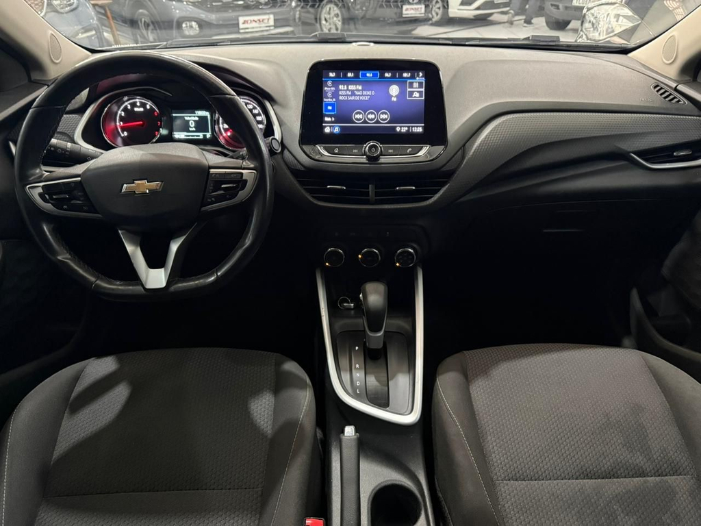 Chevrolet Onix Sedan Prata