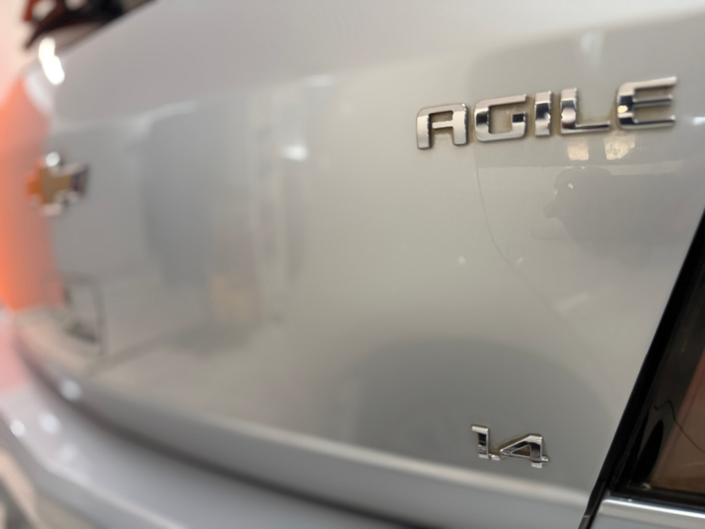 Chevrolet Agile Prata
