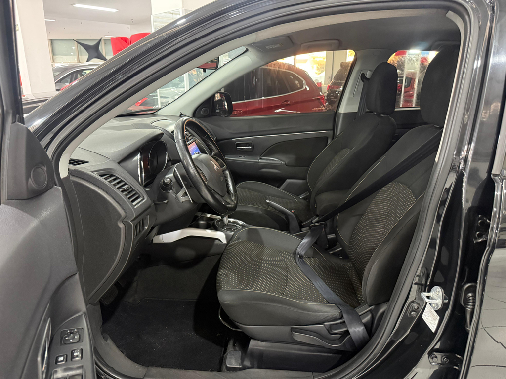 Mitsubishi ASX Preto