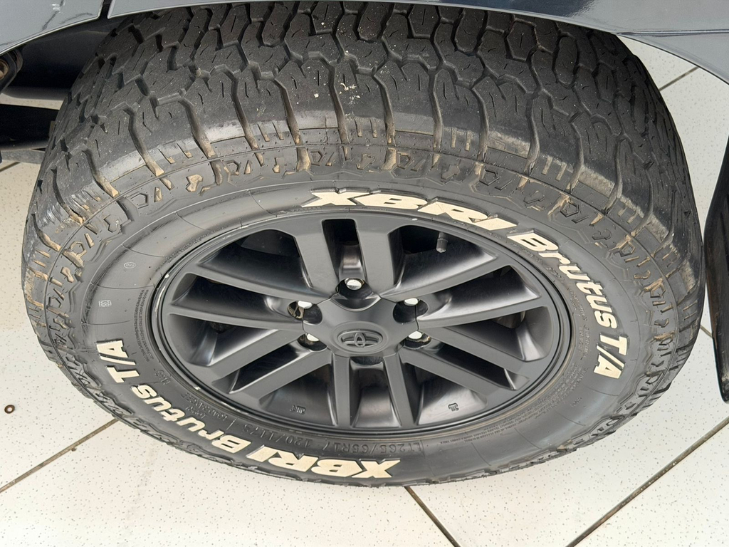 Toyota SW4 Preto