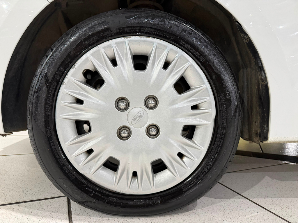 Ford Ka Branco
