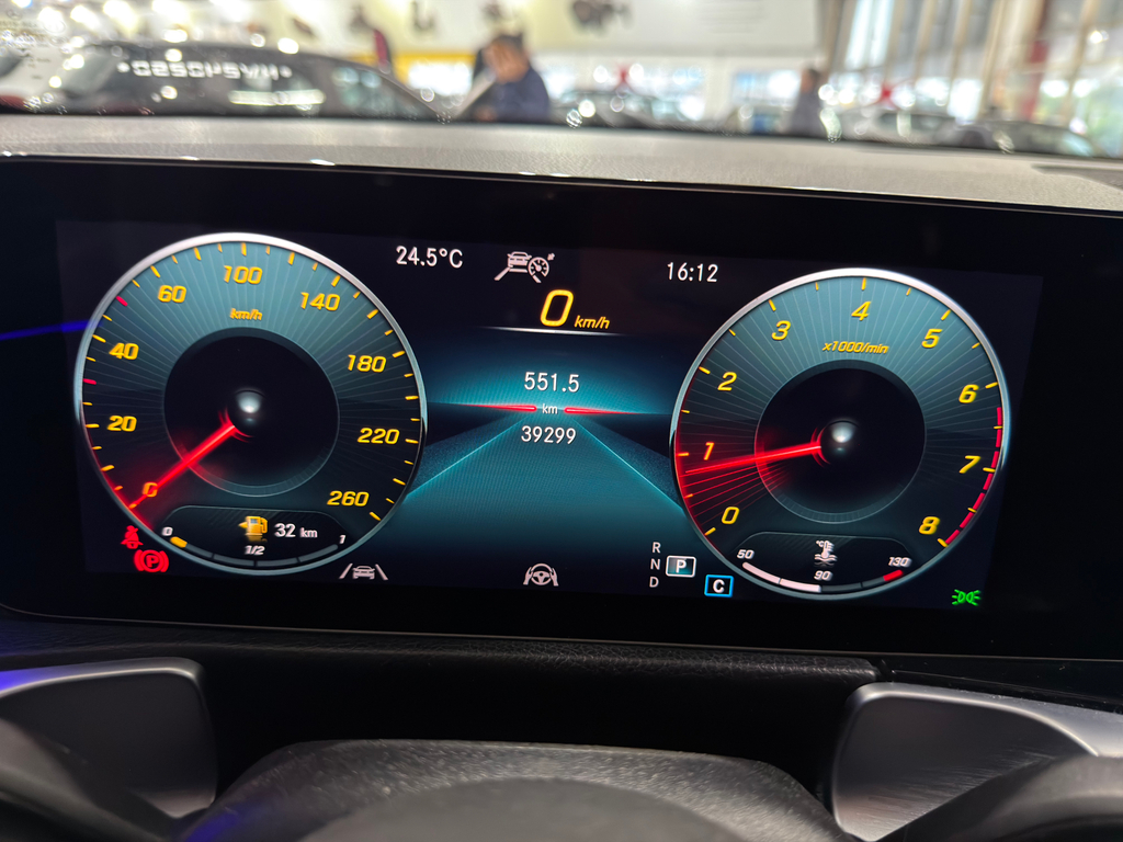 Mercedes Benz GLB 200 Prata