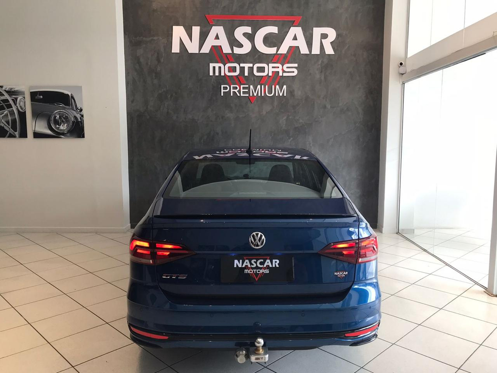 Volkswagen Virtus Azul