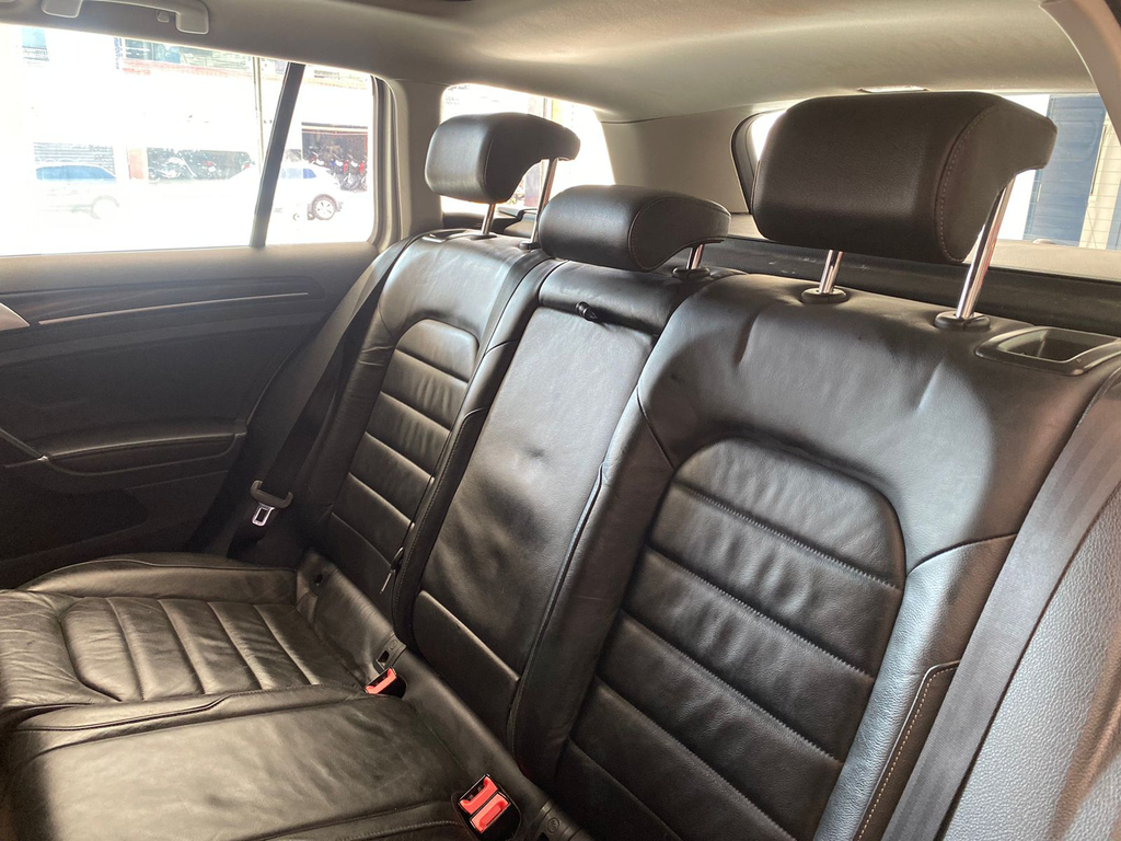 Volkswagen Golf Branco
