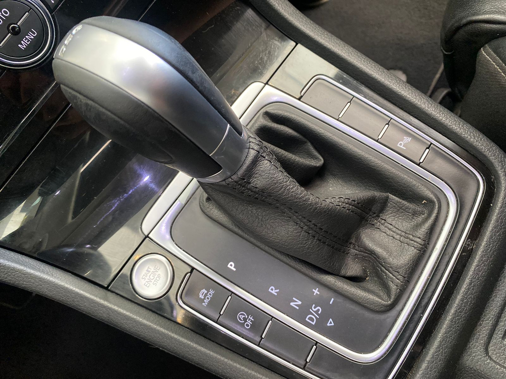 Volkswagen Golf Branco