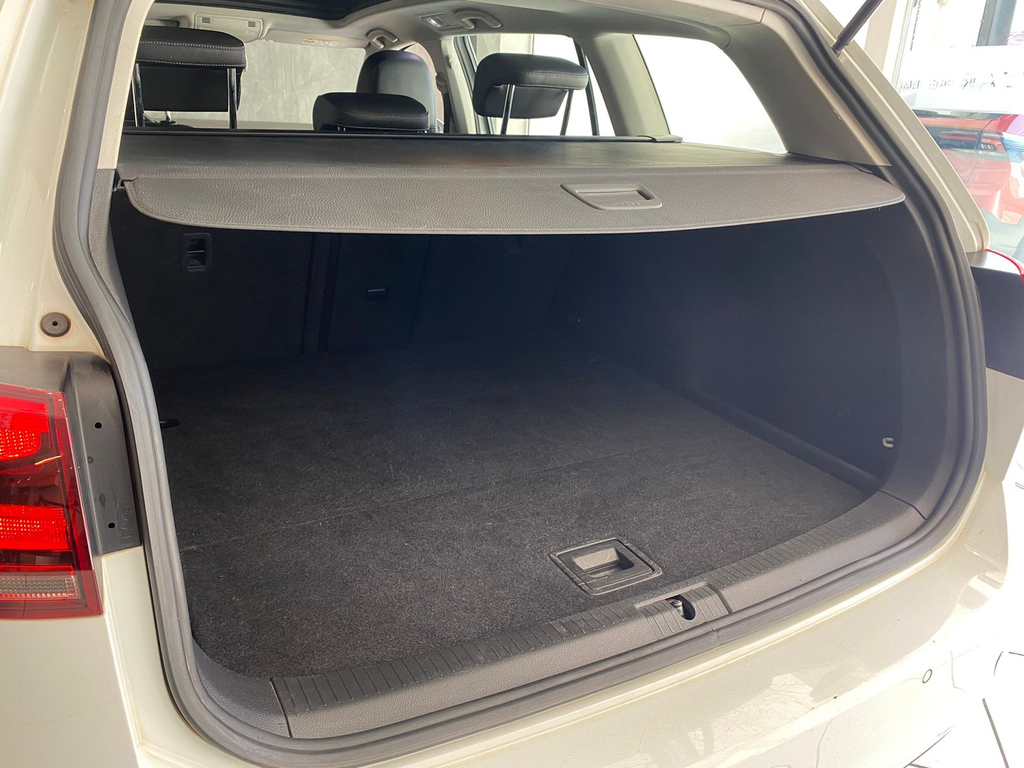 Volkswagen Golf Branco