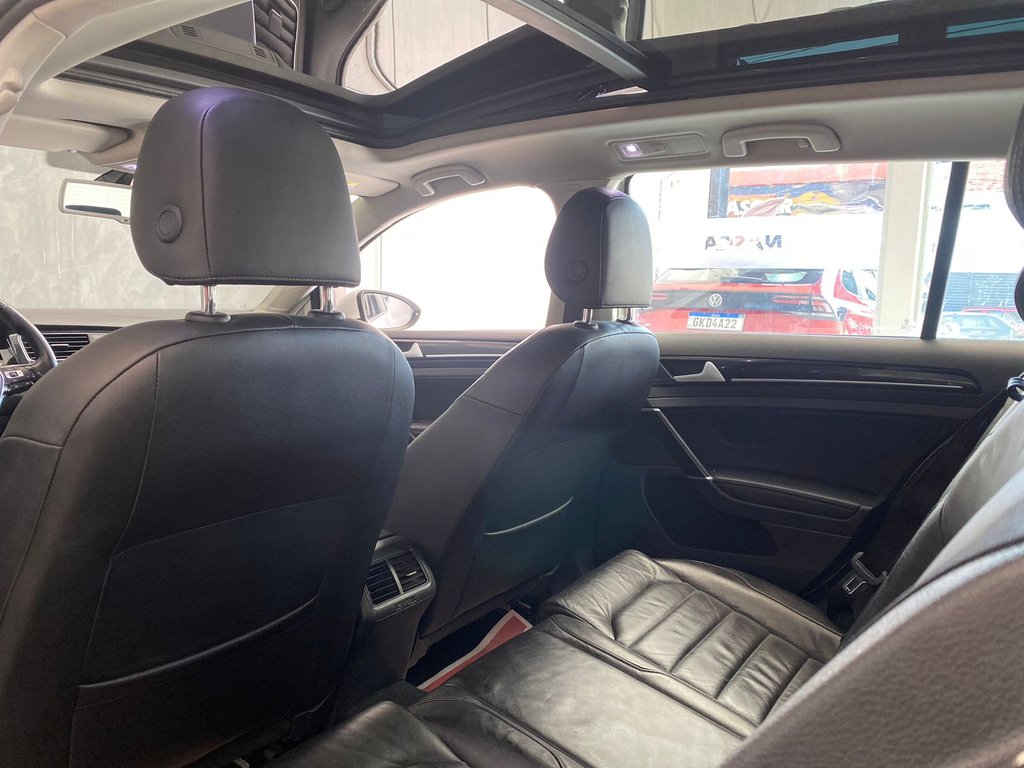 Volkswagen Golf Branco