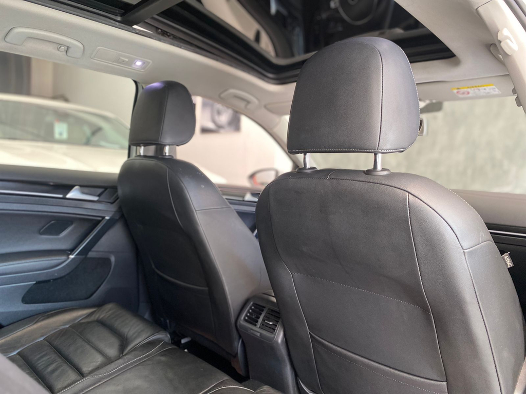 Volkswagen Golf Branco