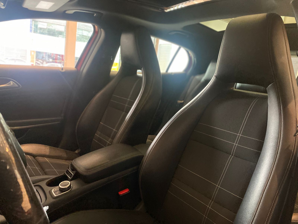 Mercedes Benz GLA-250 Vermelho