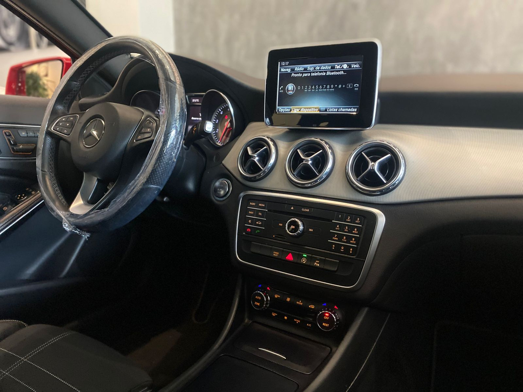 Mercedes Benz GLA-250 Vermelho