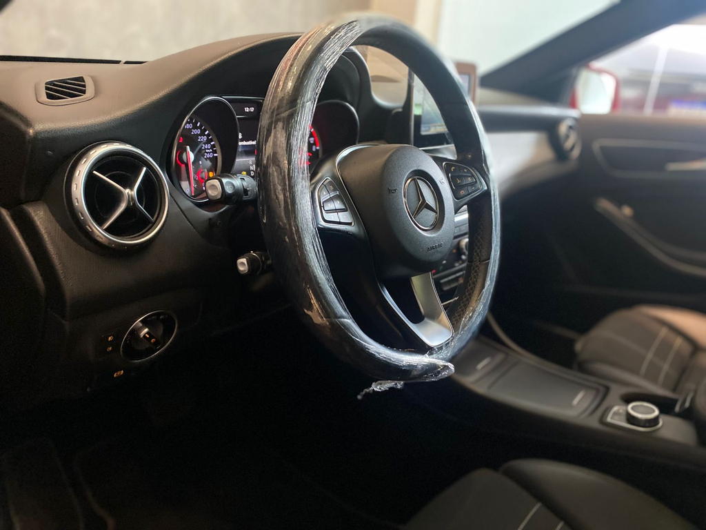 Mercedes Benz GLA-250 Vermelho