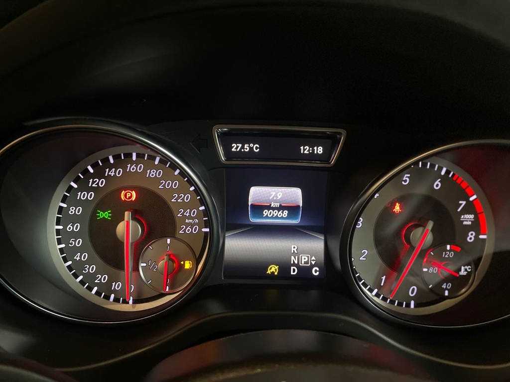 Mercedes Benz GLA-250 Vermelho