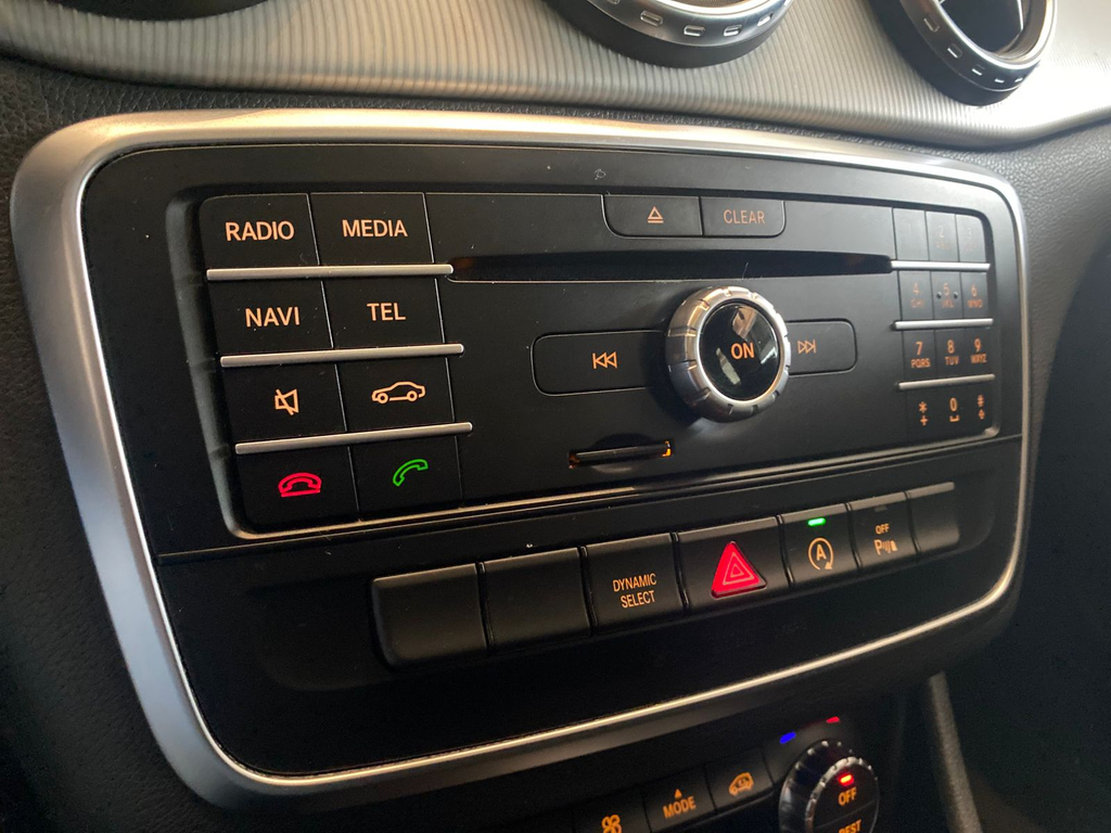 Mercedes Benz GLA-250 Vermelho