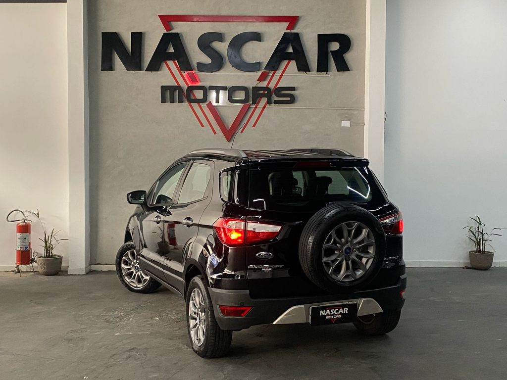 Ford EcoSport Preto