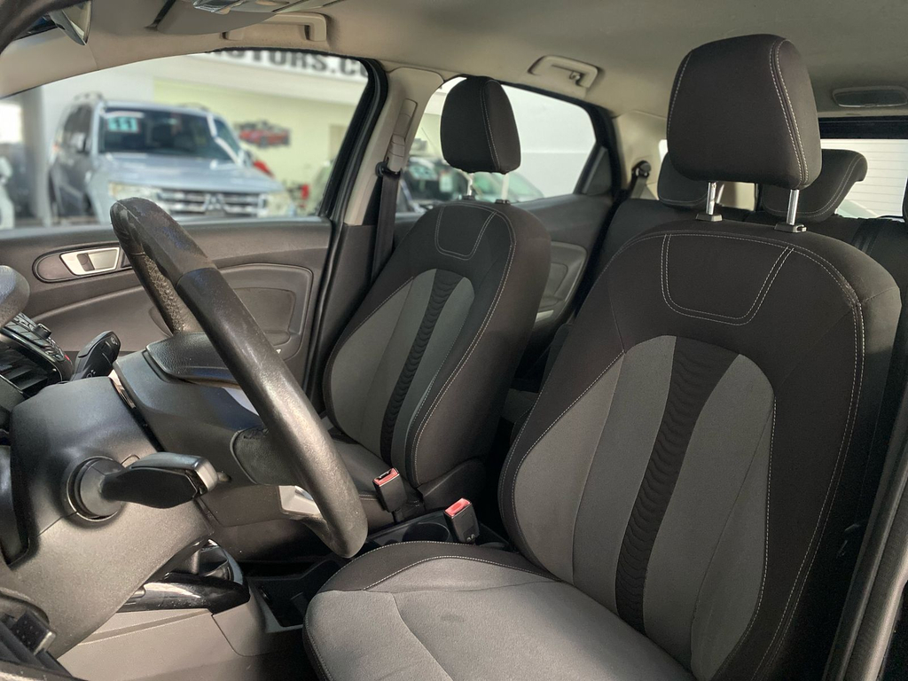 Ford EcoSport Preto