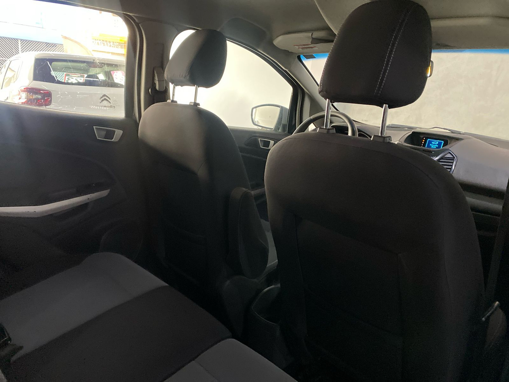 Ford EcoSport Preto