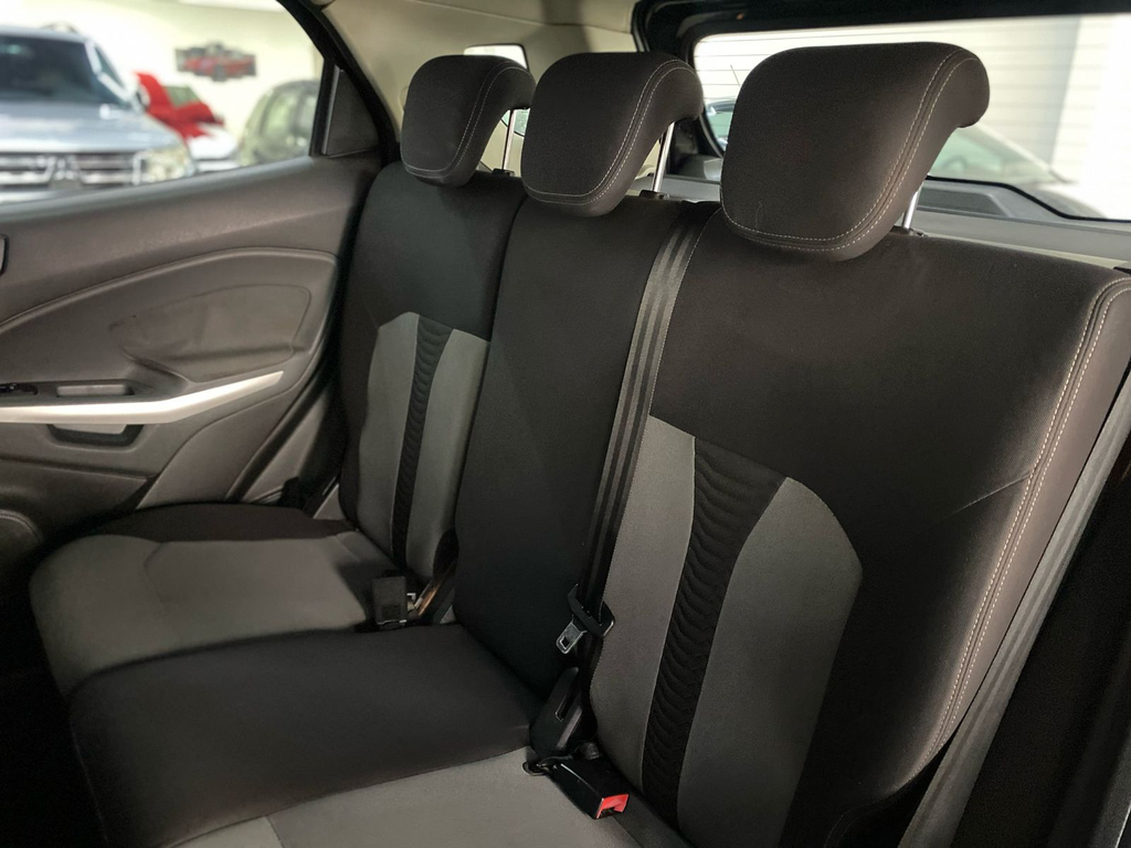 Ford EcoSport Preto