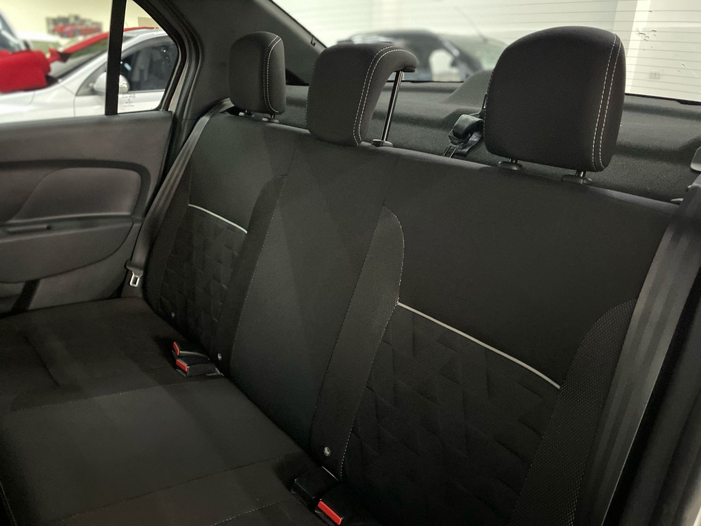 Renault Logan Prata