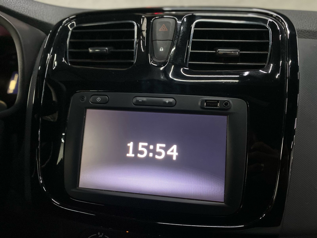 Renault Logan Prata