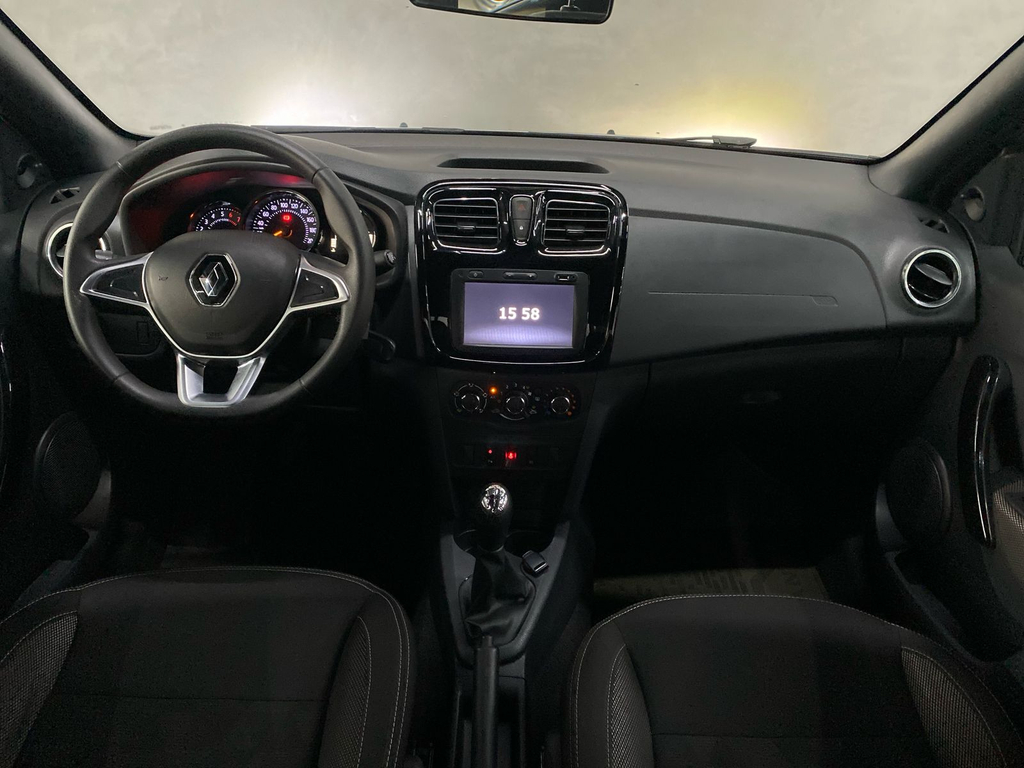 Renault Logan Prata