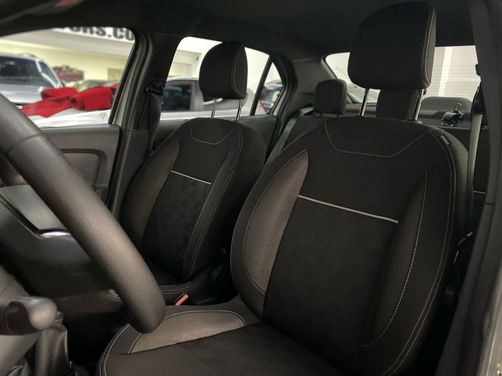 Renault Logan Prata