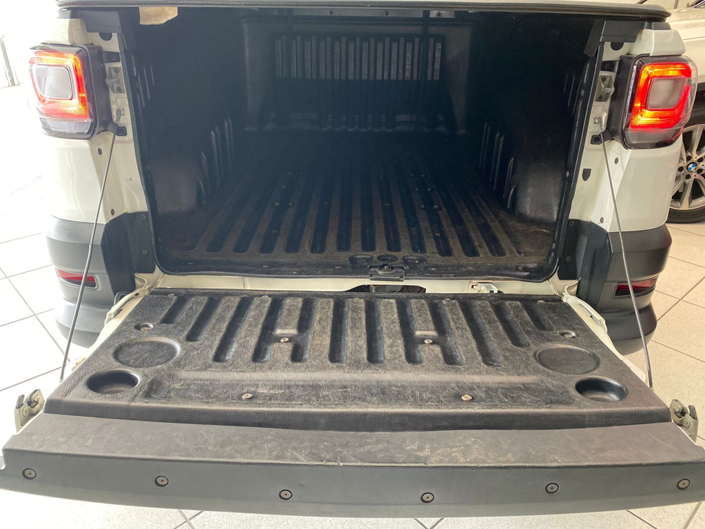 Fiat Strada Branco