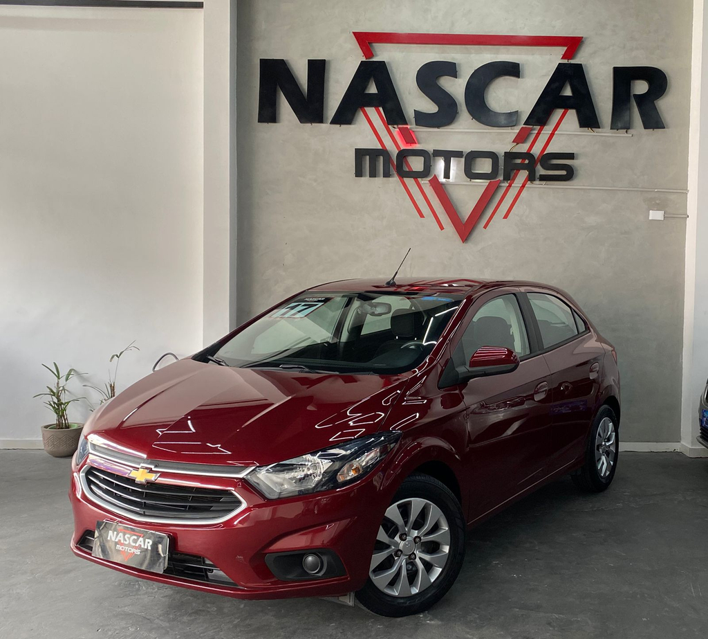 Chevrolet Onix Vermelho